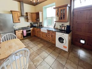 Kitchen- click for photo gallery